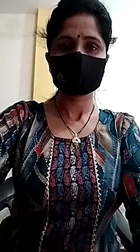 Snapshot of priyancyfun chatting on 02-05-25, 06:13 priyancyfun online show from 02-05-25, 06:13