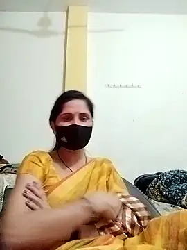 Snapshot of priyancyfun chatting on 02-05-25, 03:20 priyancyfun online show from 02-05-25, 03:20