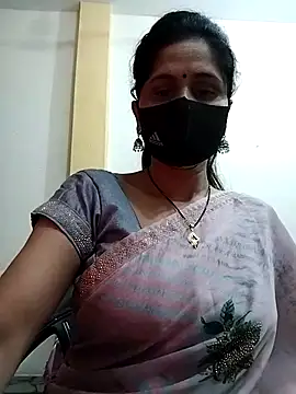 Snapshot of priyancyfun chatting on 02-14-25, 05:14 priyancyfun online show from 02-14-25, 05:14