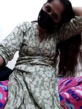 Snapshot of priyancyfun chatting on 02-21-25, 12:28 priyancyfun online show from 02-21-25, 12:28