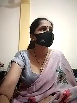 Snapshot of priyancyfun chatting on 02-24-25, 03:42 priyancyfun online show from 02-24-25, 03:42