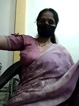 Snapshot of priyancyfun chatting on 03-04-25, 04:41 priyancyfun online show from 03-04-25, 04:41