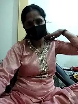 Snapshot of priyancyfun chatting on 03-08-25, 03:35 priyancyfun online show from 03-08-25, 03:35