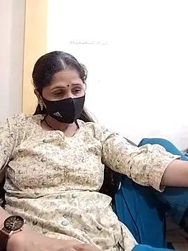 Snapshot of priyancyfun chatting on 03-13-25, 10:15 priyancyfun online show from 03-13-25, 10:15