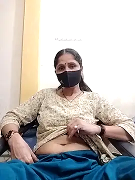 Snapshot of priyancyfun chatting on 03-13-25, 02:01 priyancyfun online show from 03-13-25, 02:01