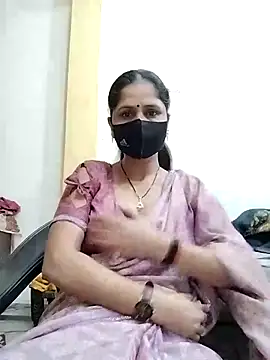 Snapshot of priyancyfun chatting on 03-18-25, 10:58 priyancyfun online show from 03-18-25, 10:58