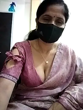 Snapshot of priyancyfun chatting on 10-14-25, 01:50 priyancyfun online show from 10-14-25, 01:50