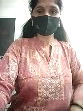 Snapshot of priyancyfun chatting on 10-17-25, 04:20 priyancyfun online show from 10-17-25, 04:20