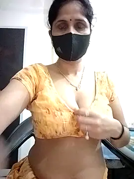 Snapshot of priyancyfun chatting on 10-28-25, 01:53 priyancyfun online show from 10-28-25, 01:53