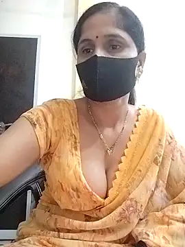 Snapshot of priyancyfun chatting on 10-28-25, 04:42 priyancyfun online show from 10-28-25, 04:42