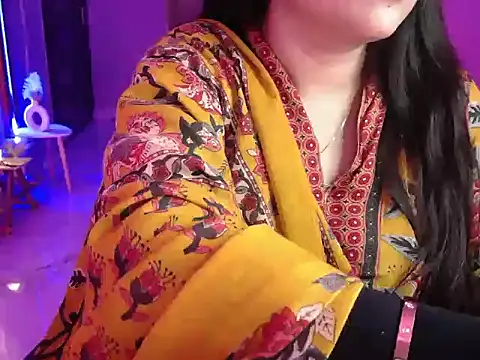 Snapshot of Mitikaa chatting on 09-23-25, 02:31 Mitikaa online show from 09-23-25, 02:31