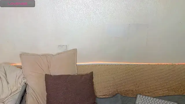 emilytrays online show from 02-03-26, 01:48