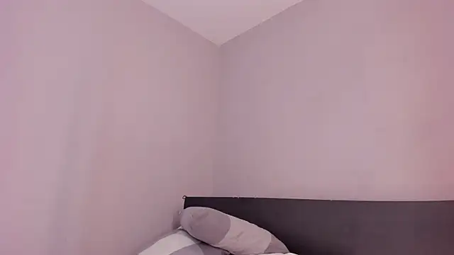 sara  jones gh online show from 11-07-25, 05:02