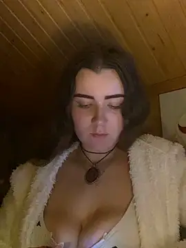 Snapshot of mewKate chatting on 05-19-26, 06:47 mewKate online show from 05-19-26, 06:47