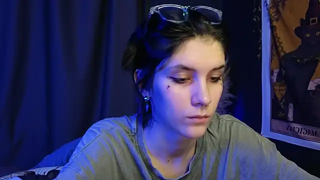 Snapshot of Hyeon_Jin chatting on 01-29-25, 04:26 Hyeon Jin online show from 01-29-25, 04:26