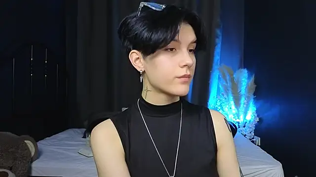 Snapshot of Hyeon_Jin chatting on 03-12-25, 04:56 Hyeon Jin online show from 03-12-25, 04:56