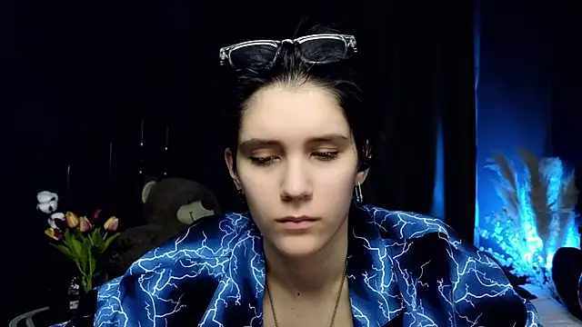 Snapshot of Hyeon_Jin chatting on 03-16-25, 07:27 Hyeon Jin online show from 03-16-25, 07:27