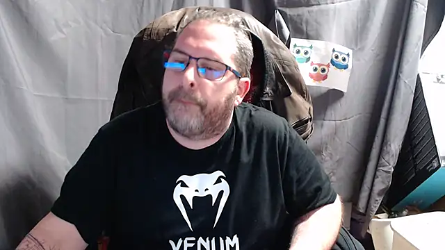 Snapshot of Streamlove77 chatting on 01-16-25, 02:08 Streamlove77 online show from 01-16-25, 02:08