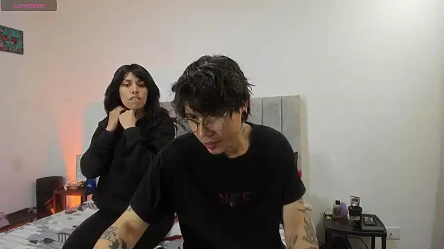 Snapshot of shamelesss_ chatting on 04-05-26, 10:40 shamelesss online show from 04-05-26, 10:40