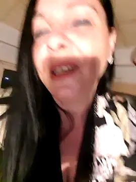 missAmanda69 online show from 10-04-25, 11:47