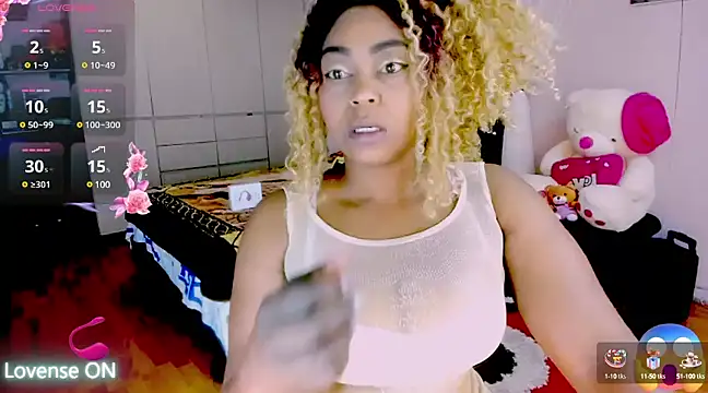 Snapshot of Aliana_Ross chatting on 03-08-25, 08:55 Aliana Ross online show from 03-08-25, 08:55