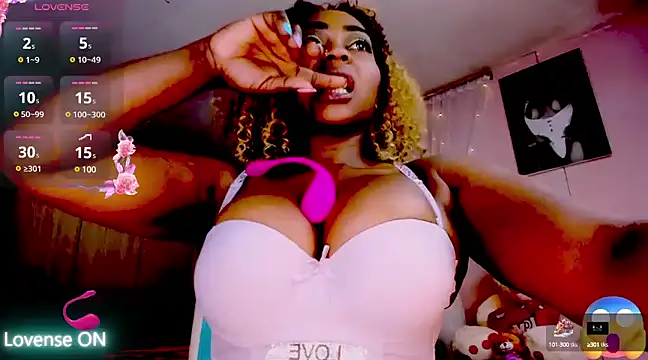 Snapshot of Aliana_Ross chatting on 03-08-25, 03:02 Aliana Ross online show from 03-08-25, 03:02