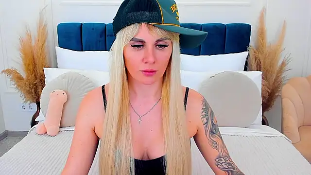 LiluDav online show from 02-12-26, 01:50