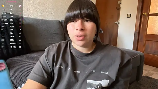 Snapshot of Caitlyn_lust chatting on 02-19-25, 03:38 Caitlyn lust online show from 02-19-25, 03:38