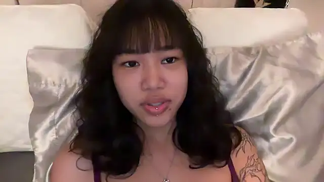 Snapshot of donna_creamteam chatting on 02-16-25, 04:42 donna creamteam online show from 02-16-25, 04:42