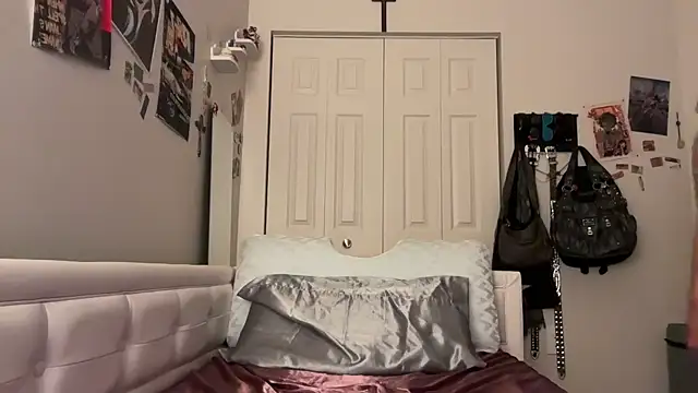 Snapshot of donna_creamteam chatting on 03-14-25, 11:11 donna creamteam online show from 03-14-25, 11:11