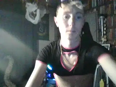 Snapshot of Slytherin-Boy009 chatting on 01-10-25, 08:04 Slytherin-Boy009 online show from 01-10-25, 08:04