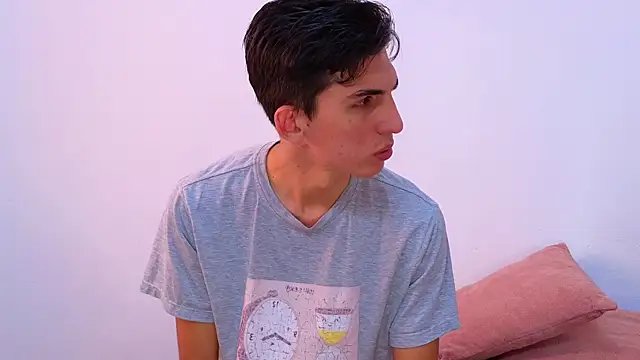 Ana and Leo online show from 01-30-25, 12:37