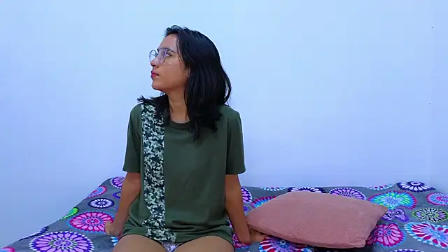 Ana and Leo online show from 02-05-25, 05:53