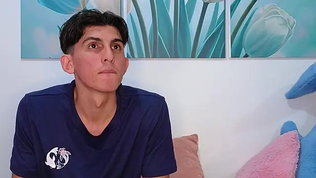 Ana and Leo online show from 04-02-26, 02:26