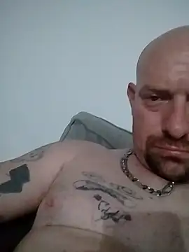 Snapshot of jayjay198080 chatting on 02-06-25, 02:15 jayjay198080 online show from 02-06-25, 02:15