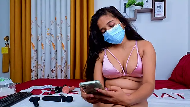 Snapshot of Tatoo_girl chatting on 10-31-25, 06:53 Tatoo girl online show from 10-31-25, 06:53