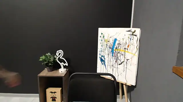 Snapshot of mini_girly chatting on 01-24-25, 03:24 mini girly online show from 01-24-25, 03:24