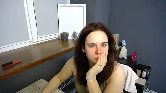 Snapshot of mini_girly chatting on 01-28-25, 01:16 mini girly online show from 01-28-25, 01:16