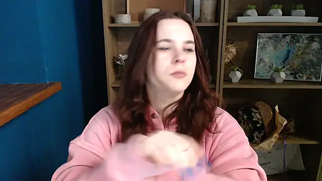 Snapshot of mini_girly chatting on 02-19-25, 01:06 mini girly online show from 02-19-25, 01:06