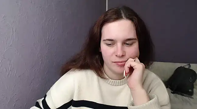 Snapshot of mini_girly chatting on 02-25-25, 12:13 mini girly online show from 02-25-25, 12:13