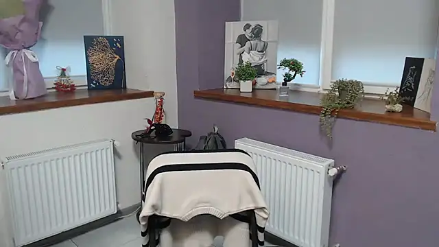 Snapshot of mini_girly chatting on 02-28-25, 10:41 mini girly online show from 02-28-25, 10:41