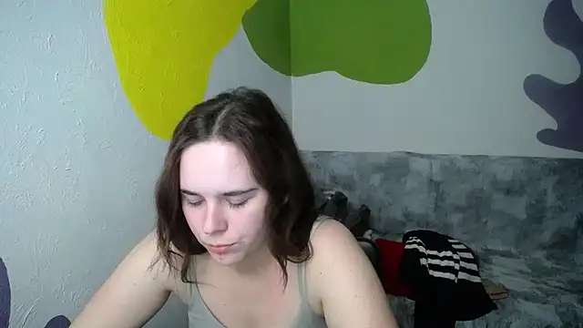 Snapshot of mini_girly chatting on 03-19-25, 06:44 mini girly online show from 03-19-25, 06:44