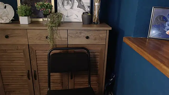 Snapshot of mini_girly chatting on 09-15-25, 06:24 mini girly online show from 09-15-25, 06:24