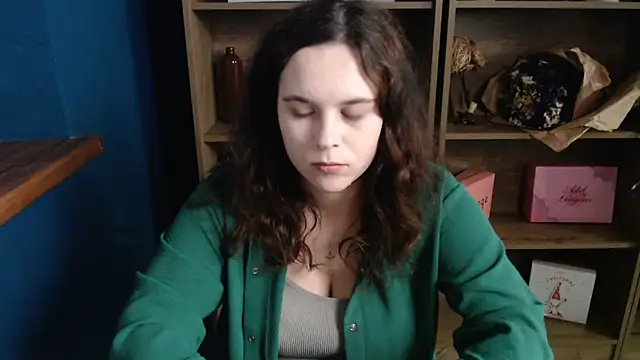 Snapshot of mini_girly chatting on 10-13-25, 12:38 mini girly online show from 10-13-25, 12:38