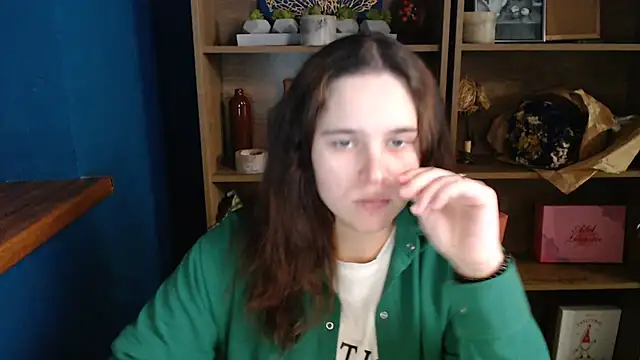 Snapshot of mini_girly chatting on 10-22-25, 01:33 mini girly online show from 10-22-25, 01:33