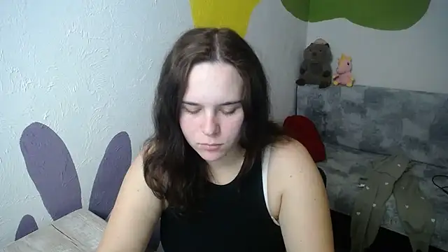 Snapshot of mini_girly chatting on 10-27-25, 01:48 mini girly online show from 10-27-25, 01:48