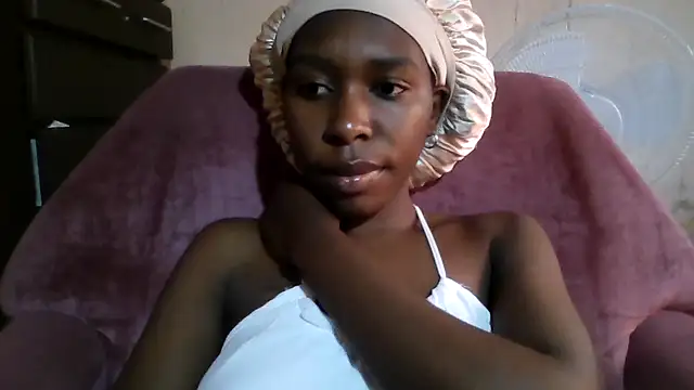 Snapshot of Hotdaily04 chatting on 09-14-25, 05:50 Hotdaily04 online show from 09-14-25, 05:50