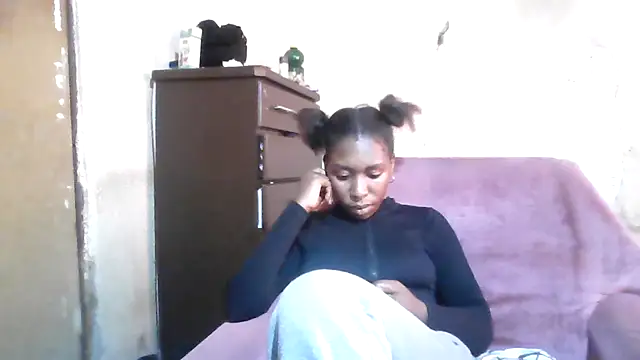 Snapshot of Hotdaily04 chatting on 09-19-25, 07:54 Hotdaily04 online show from 09-19-25, 07:54