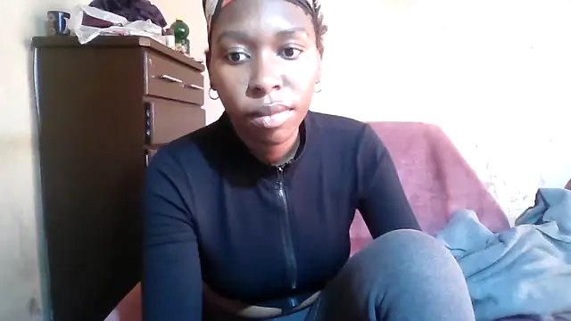 Snapshot of Hotdaily04 chatting on 09-21-25, 07:54 Hotdaily04 online show from 09-21-25, 07:54