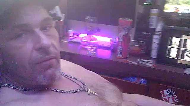 Snapshot of MacGayver1977 chatting on 06-16-26, 03:58 MacGayver1977 online show from 06-16-26, 03:58